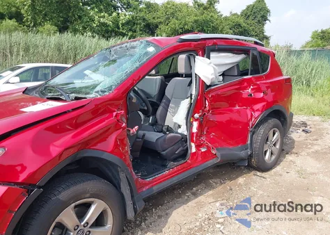 2015 Toyota Rav4 Xle z USA, uszkodzony, nr VIN 2T3WFREV4FW217721